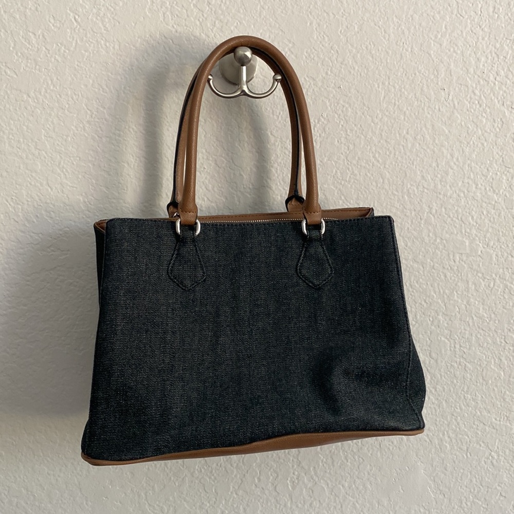 Guess Handbag - Picture 3 of 9